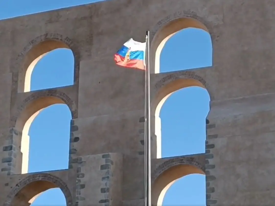 Bandeira da Rússia foi hasteada no lugar da portuguesa em Elvas